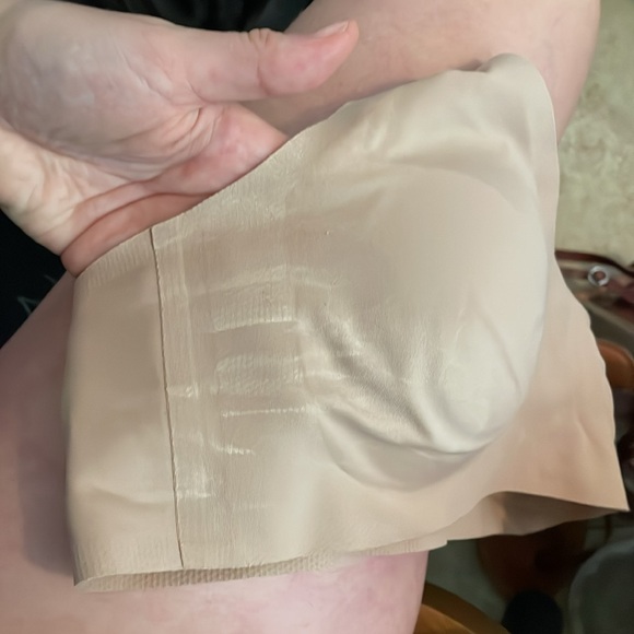 🤍🎀🪽VS Bralette with racerback lace details in nude color. - Picture 5 of 8